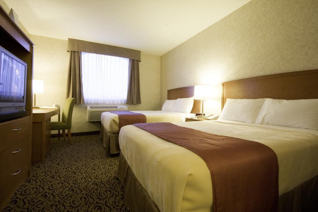 Quality Inn & Suites Winnipeg Exterior foto